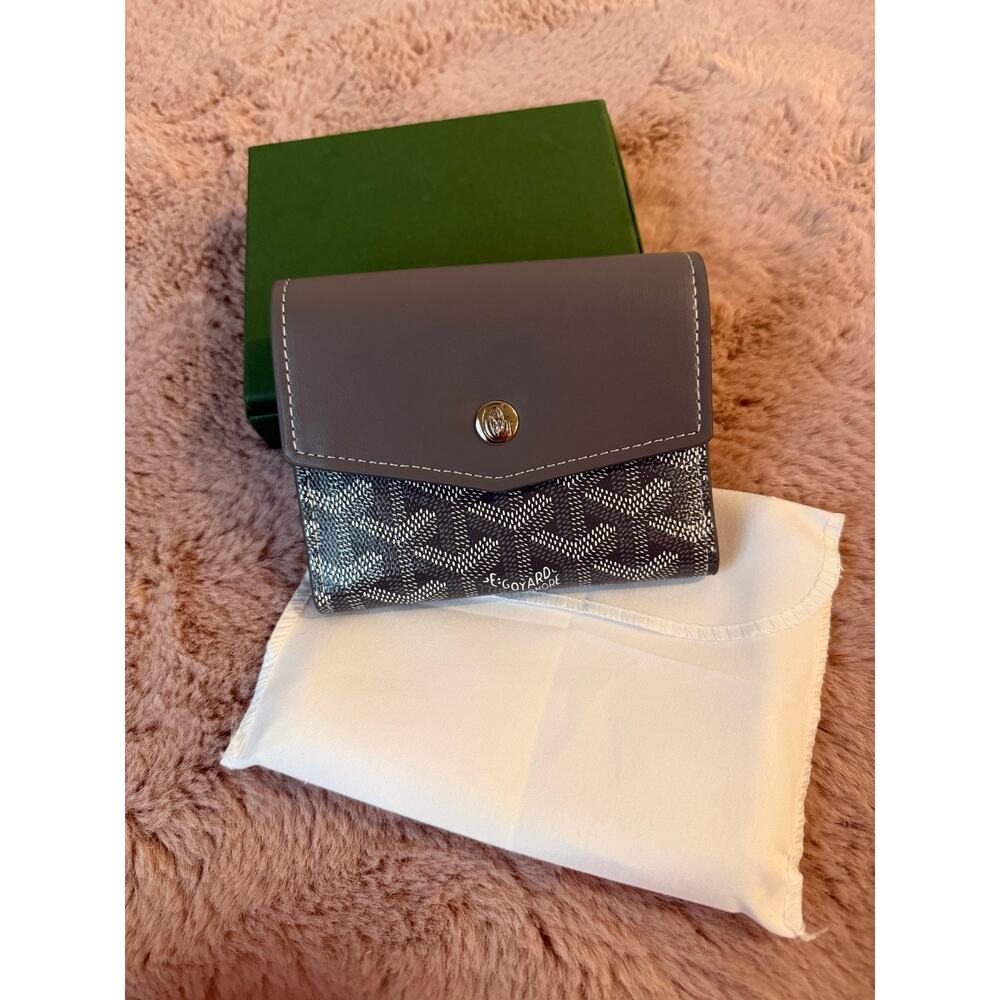 NWT Tri Fold Canvas Monogram Wallet Multiple Card Slots Minimalist Snap On